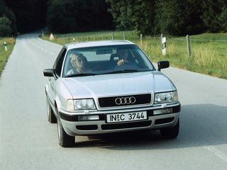 1992 Audi 80 V (B4), серебристый, 367500 рублей, вид 4