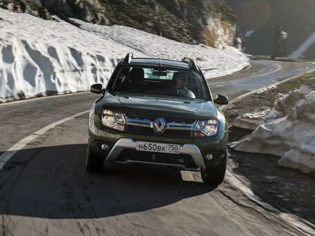 2016 Renault Duster I Рестайлинг, серый, 1700000 рублей - вид 2