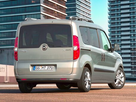 2014 Opel Combo D, серебристый, 1000000 рублей - вид 3