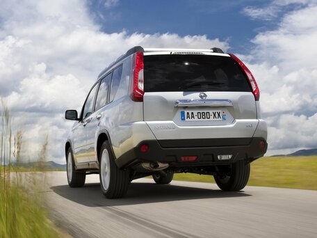 2012 Nissan X-Trail II Рестайлинг, серый, 1800000 рублей - вид 3