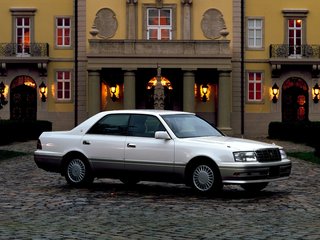 1997 Toyota Crown X (S150), белый, 240000 рублей, вид 1