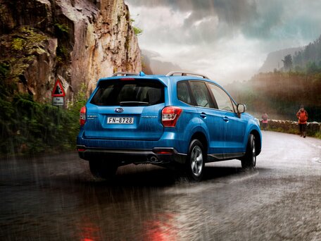 2015 Subaru Forester IV Рестайлинг, серый, 1800000 рублей - вид 3