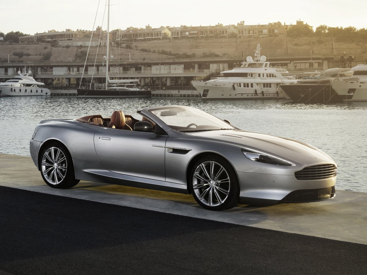 Aston Martin DB9 Основной вид
