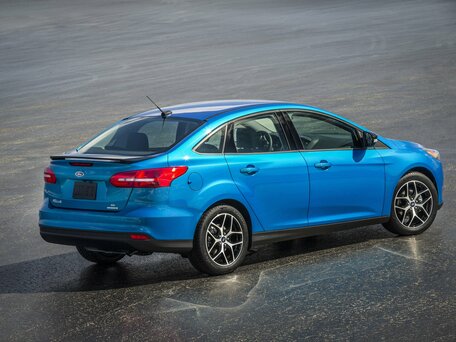 2016 Ford Focus III Рестайлинг, синий, 1950000 рублей - вид 2