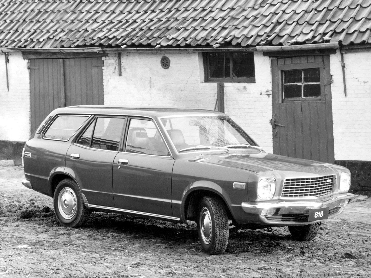 Mazda 818 Основной вид