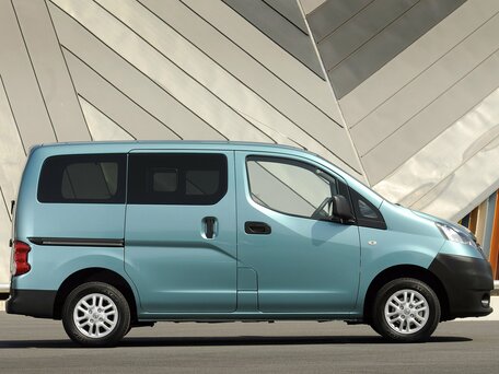 2018 Nissan NV200, белый, 1750000 рублей - вид 1