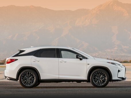 2017 Lexus RX 200t IV, белый, 4000000 рублей - вид 1