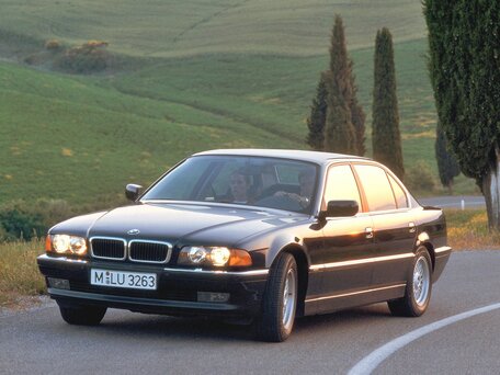 1997 BMW 7 серии 728i III (E38), чёрный
