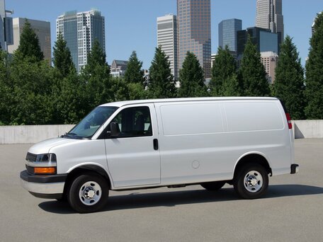 2010 Chevrolet Express II, чёрный, 3450000 рублей - вид 1