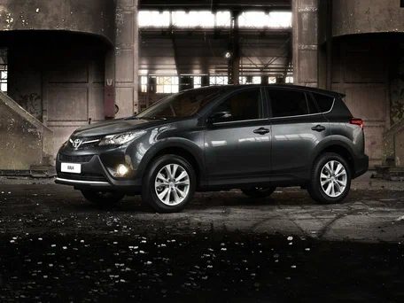 2013 Toyota RAV4 IV (XA40), чёрный, 2350000 рублей