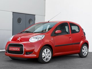 2011 Citroen C1 I Рестайлинг, серебристый, 700000 рублей, вид 1