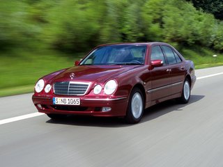1999 Mercedes-Benz E-Класс 280 II (W210, S210) Рестайлинг, серебристый, 710000 рублей, вид 1
