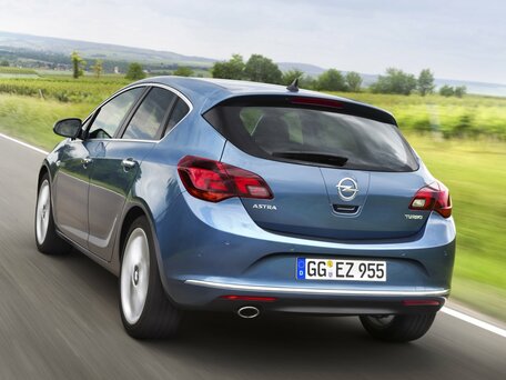 2012 Opel Astra J Рестайлинг, белый, 800000 рублей - вид 3