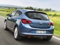 2012 Opel Astra J Рестайлинг, белый, 800000 рублей - вид 3