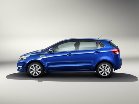 2015 Kia Rio III Рестайлинг, белый, 1450000 рублей - вид 1