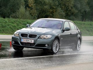 2011 BMW 3 серии 328i xDrive V (E90/E91/E92/E93) Рестайлинг, чёрный, 1000000 рублей, вид 1
