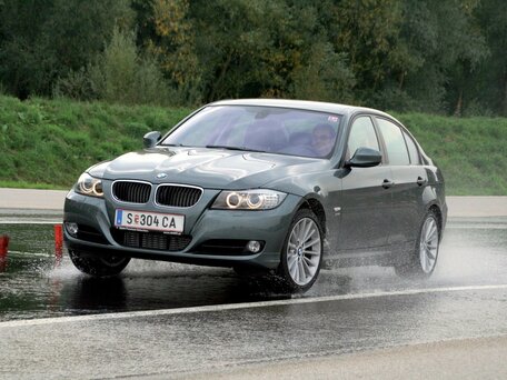 2010 BMW 3 серии 335i xDrive V (E90/E91/E92/E93) Рестайлинг, чёрный, 1400000 рублей