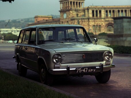 1984 Lada (ВАЗ) 2102, красный, 365000 рублей - вид 2