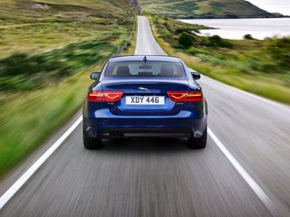 2017 Jaguar XE I, белый, 1999000 рублей, вид 4