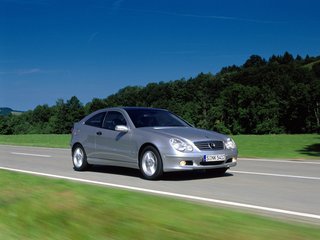2002 Mercedes-Benz C-Класс 230 II (W203), серебристый, 650000 рублей, вид 1