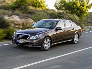 2014 Mercedes-Benz E-Класс 220 CDI BlueTEC BlueEFFICIENCY IV (W212, S212, C207) Рестайлинг, белый, 1700000 рублей, вид 1