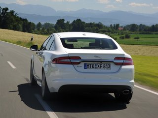 2015 Jaguar XF I Рестайлинг, синий, 1820900 рублей, вид 4