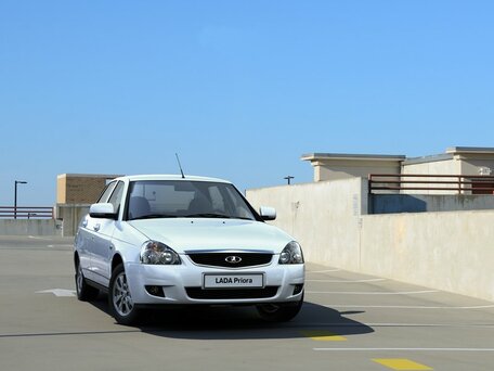 2013 Lada (ВАЗ) Priora I Рестайлинг, красный, 290000 рублей - вид 2