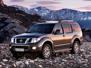 2005 Nissan Pathfinder III, белый, 1100000 рублей, вид 1