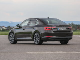 2025 Skoda Superb III Рестайлинг, чёрный, 3775000 рублей, вид 5