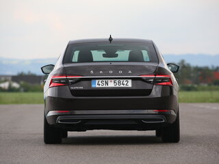 2025 Skoda Superb III Рестайлинг, чёрный, 3775000 рублей, вид 4