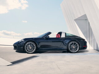 2023 Porsche 911 Targa 4 GTS VIII (992), чёрный, 25000000 рублей, вид 2
