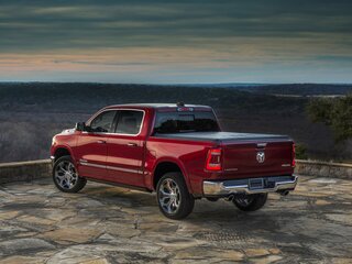 2023 Ram 1500 Crew Cab eTorque V, белый, 6650000 рублей, вид 5