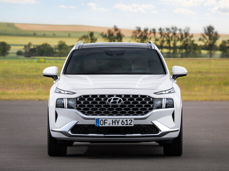 2021 Hyundai Santa Fe IV Рестайлинг, серый, 4050000 рублей - вид 3