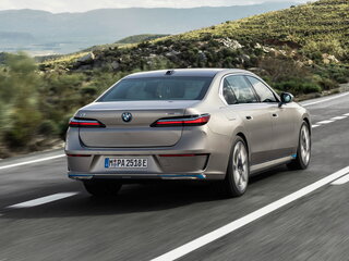 2024 BMW i7 xDrive60 I (G70), серый, 14190000 рублей, вид 4