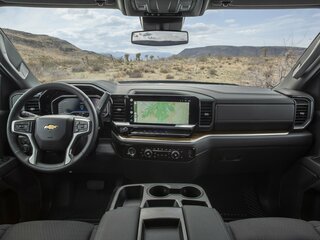 2025 Chevrolet Silverado Crew Cab IV (T1XX) Рестайлинг, чёрный, 7000000 рублей, вид 5