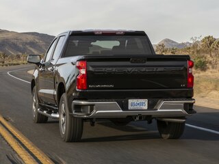 2025 Chevrolet Silverado Crew Cab IV (T1XX) Рестайлинг, чёрный, 7000000 рублей, вид 3