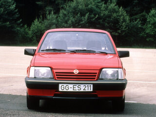 1982 Opel Ascona C, серебристый, 160000 рублей, вид 4