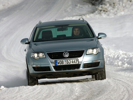2009 Volkswagen Passat EcoFuel B6, чёрный, 850000 рублей - вид 2