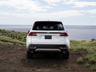 2024 Toyota Grand Highlander, белый, 9800000 рублей, вид 4