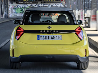 2025 Mini Hatch Cooper Electric SE IV (F65/F66/J01), жёлтый, 5540000 рублей, вид 4