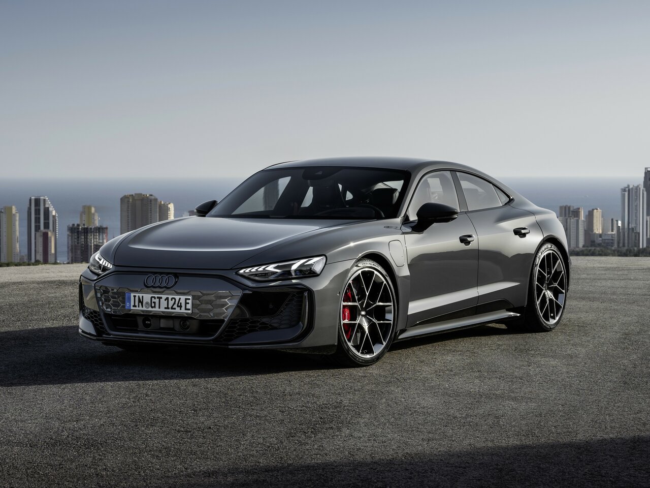 Audi RS e-tron GT Основной вид