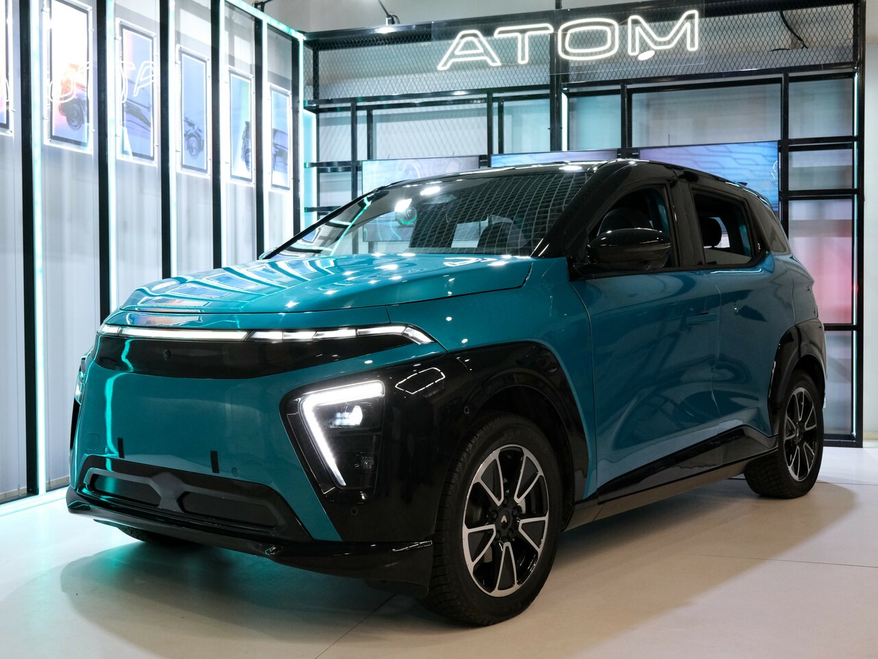 Атом 01 Основной вид