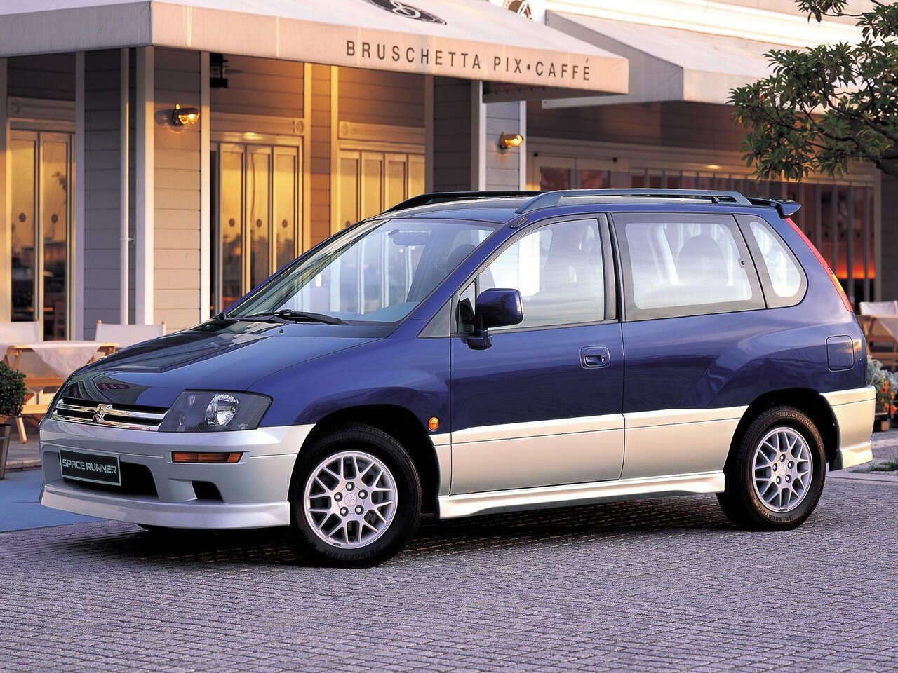 Mitsubishi Space Runner Основной вид