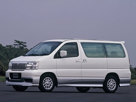 Минивэн Caravan Elgrand