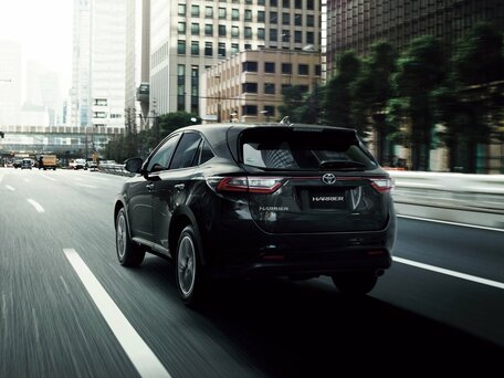 2018 Toyota Harrier III (XU60) Рестайлинг, чёрный, 3500000 рублей - вид 1