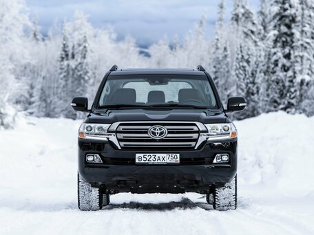 2015 Toyota Land Cruiser 200 Series Рестайлинг 2, чёрный, 6000000 рублей - вид 3