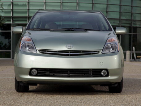 2007 Toyota Prius II Рестайлинг (XW20), белый, 700000 рублей - вид 2