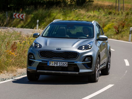 2019 Kia Sportage IV Рестайлинг, чёрный, 2750000 рублей - вид 3