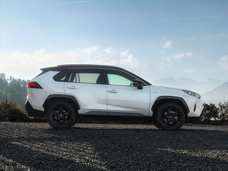 2025 Toyota RAV4 V (XA50), белый, 4400000 рублей, вид 2