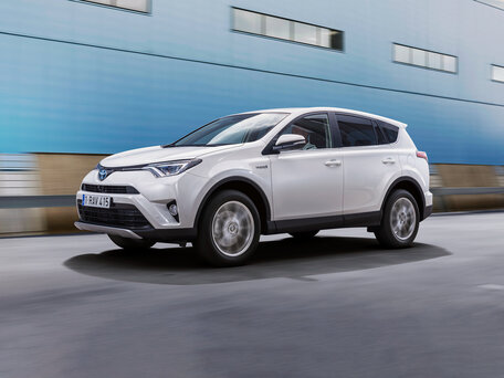 Toyota RAV4 IV (XA40) Рестайлинг